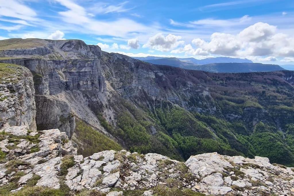 Logement Standing Wifi Vercors 'In Saint-Jean-en-Royans Exterior foto